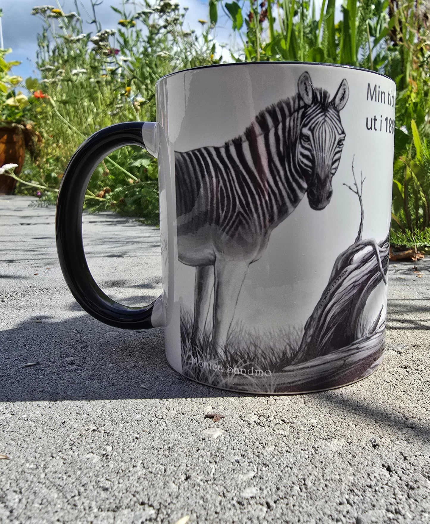 Kunstkopp Quagga Svarthvit - Svart innside og hank 325ml