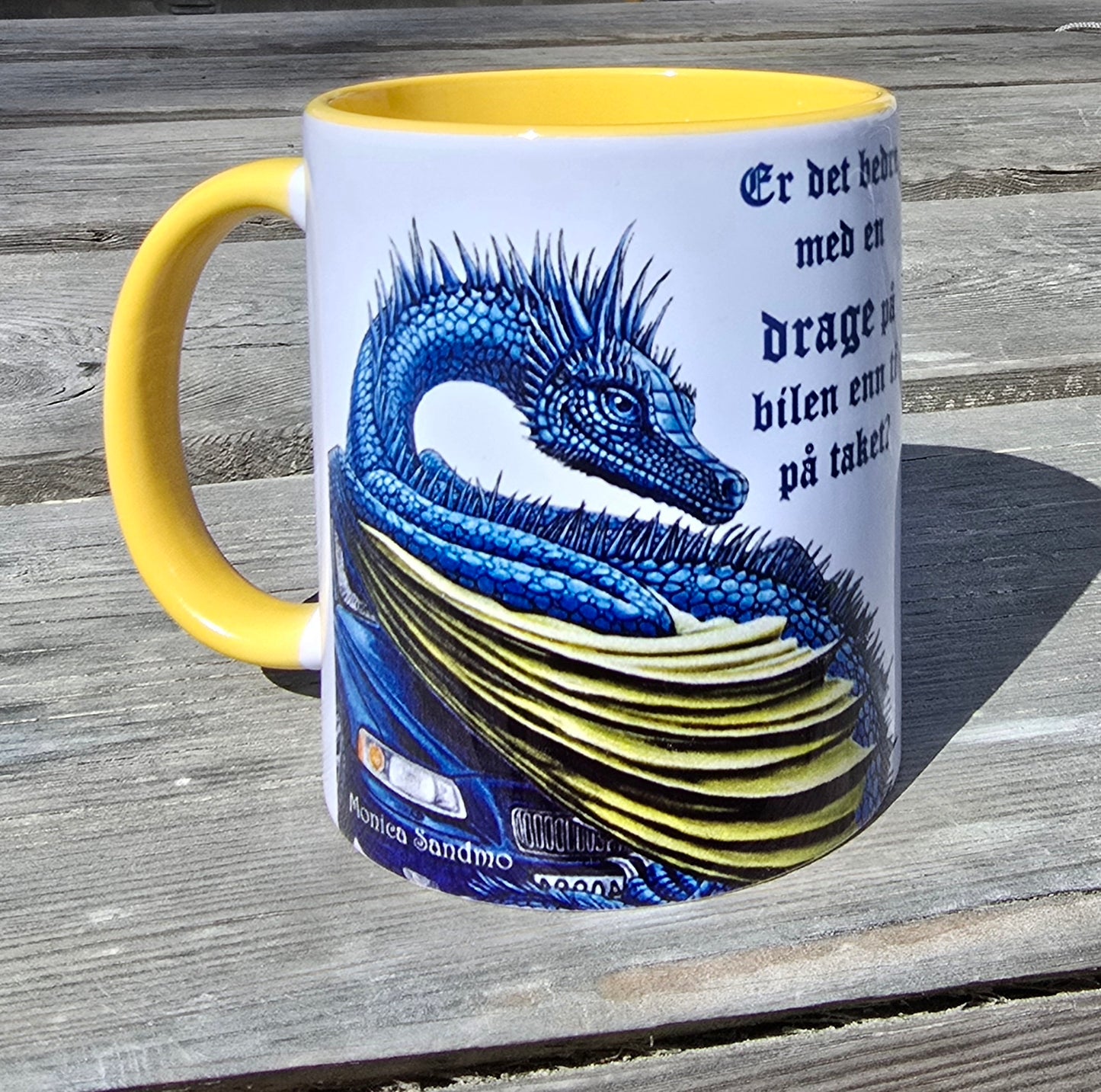 Kunstkopp 'Flat Volvo' - Gul med Dragemotiv