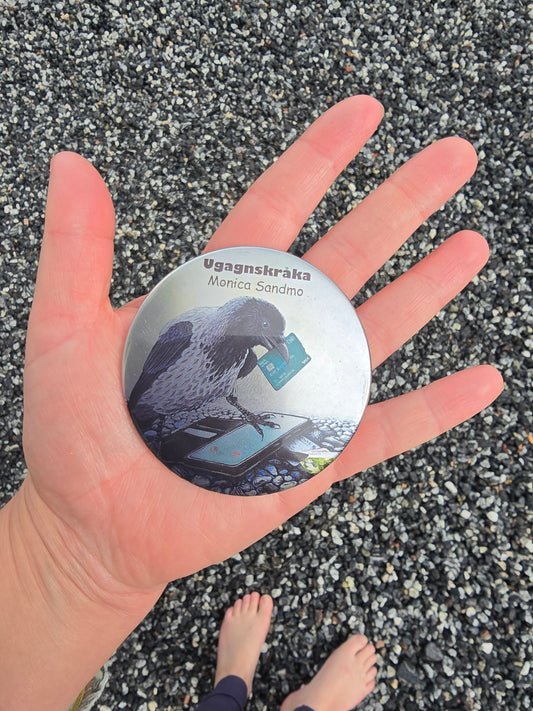 Kjøleskapsmagnet Ugagnskråka Rund - 7,5cm